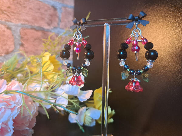 Flower Wreath - Black